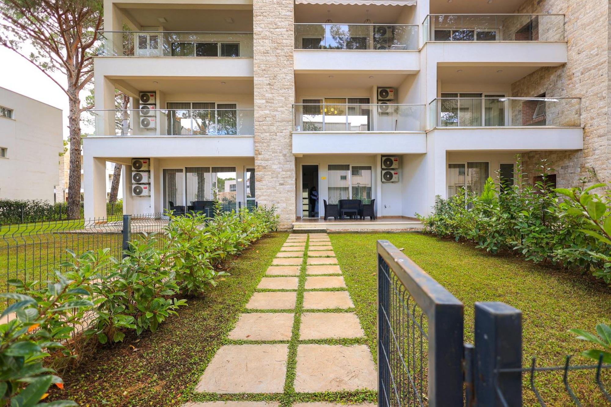 Sanpietro Vacation Apartments Durrës Extérieur photo